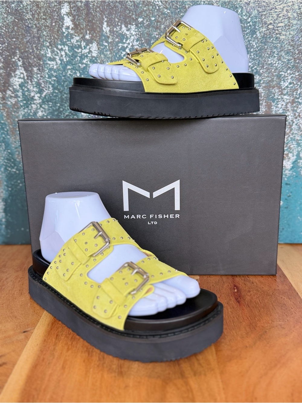 Marc Fisher LTD Dopamine Dressing Agusta Studded Slides Light Green Size 6 NIB